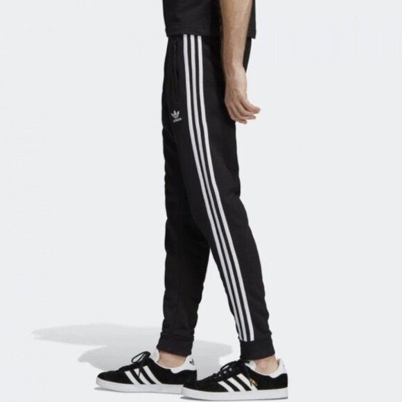 Adidas Junior's black essentials 3 stripes jogger pants size M - Picture 1 of 16